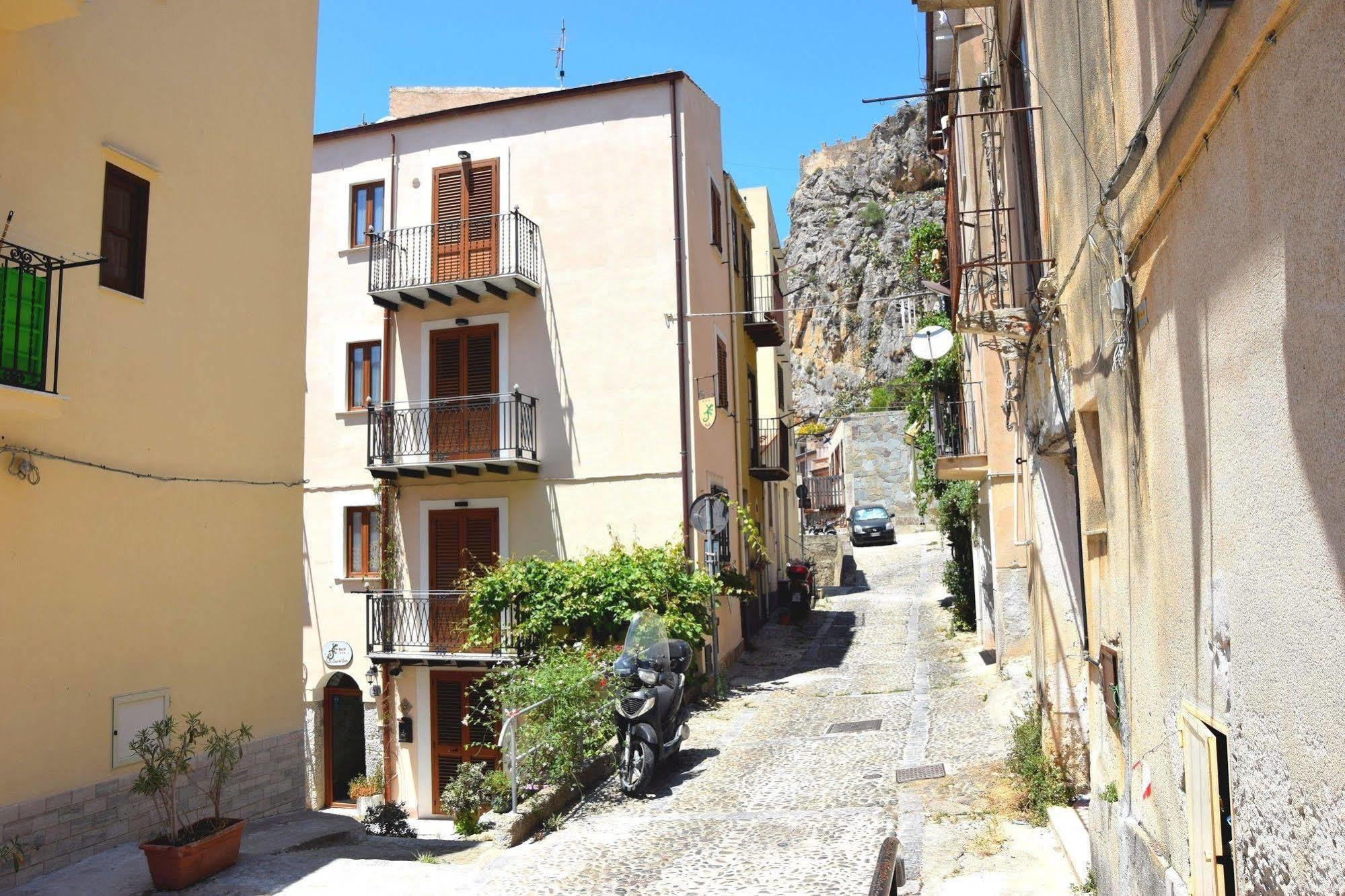 La Casa Del Geko Bed and Breakfast Cefalù Exteriör bild
