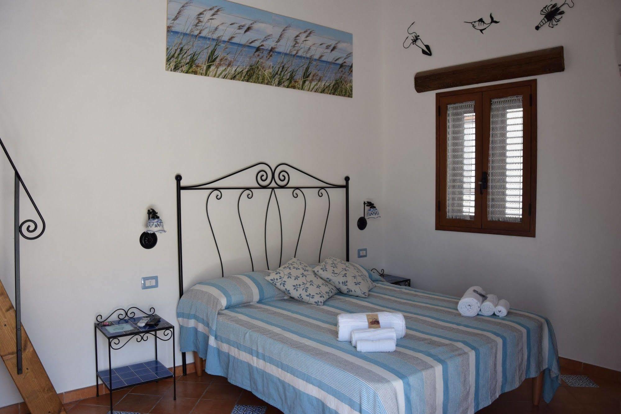 La Casa Del Geko Bed and Breakfast Cefalù Exteriör bild